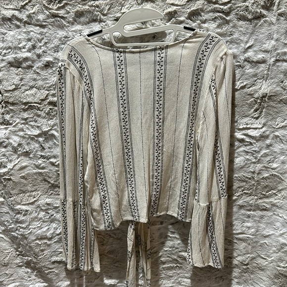 American Eagle Outfitters Tie Waist Blouse - Picture 4 of 4